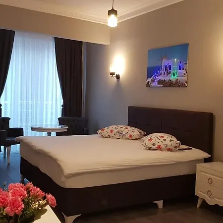 Little Palace Blue Hotel 2*