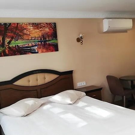 Little Palace Blue 2*