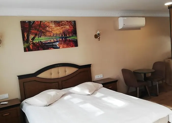 Little Palace Blue 2*