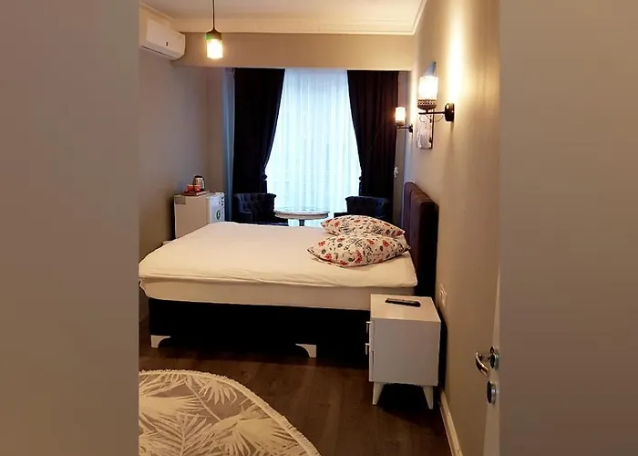 Little Palace Blue 2*