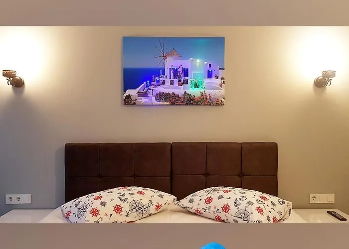 Little Palace Blue 2*