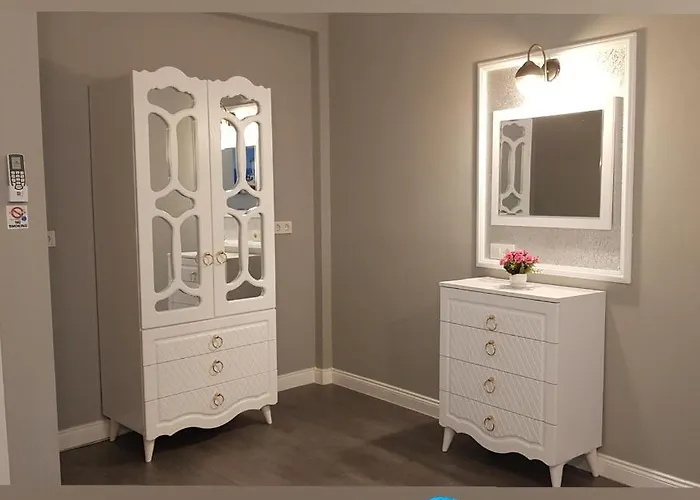 Little Palace Blue 2*