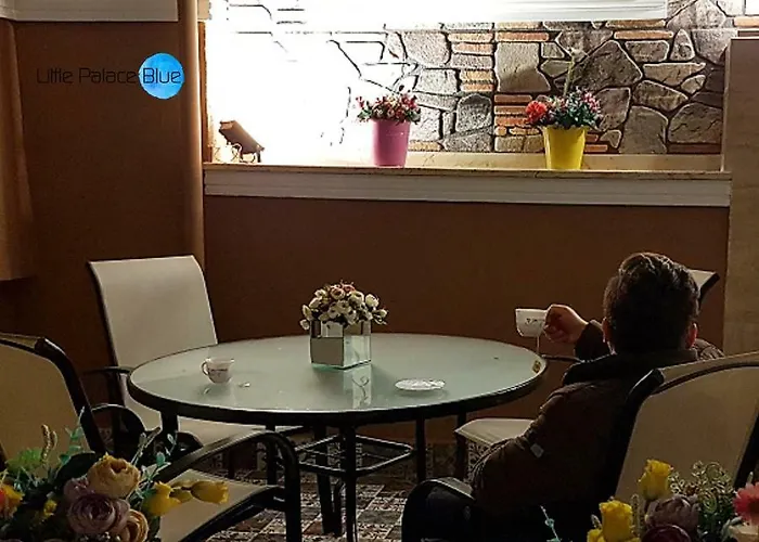 Little Palace Blue Szálloda 2*