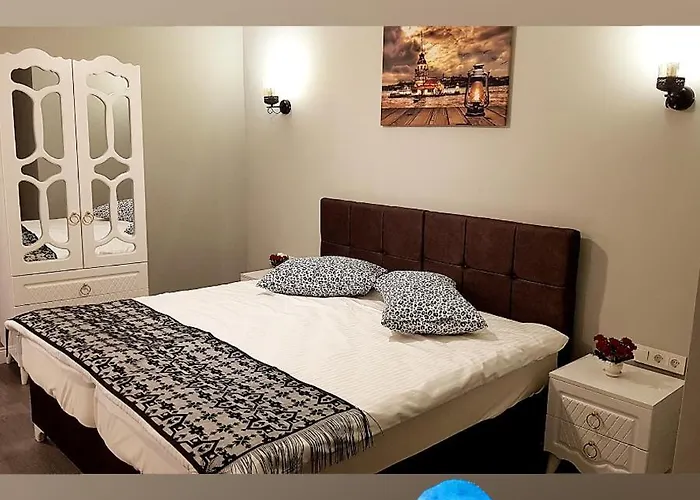 Little Palace Blue 2*